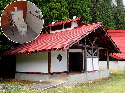 Restrooms in Chokai-no-shinrin wood park