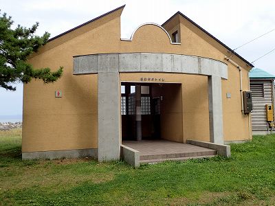 Restrooms of Tsubakiyama kaisuiyokujo campsite