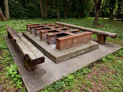 Open fireplace in Tsukimino shinrin-koen campsite