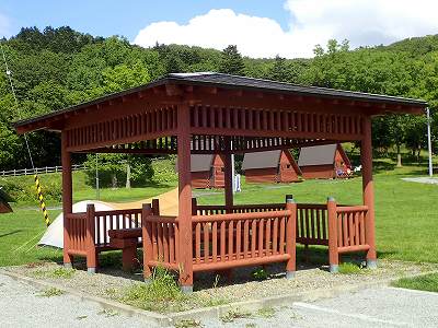 ふるさとの森 森林公園キャンプ場のあずまや