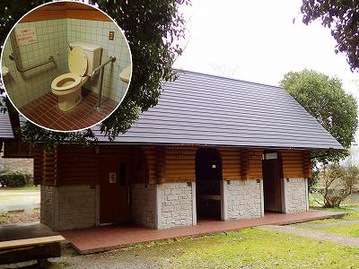 Restrooms in Chisei-koen campsite