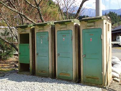 明河キャンプ場のトイレ