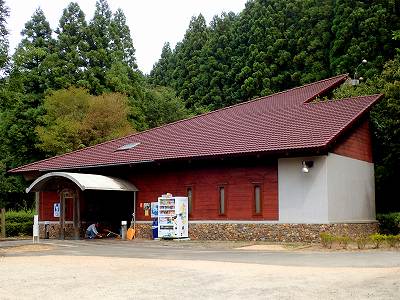新居浜市市民の森キャンプ場の管理棟