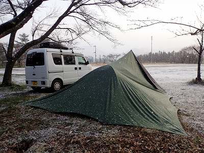 千本高原キャンプ場へ渡る渡船かしま
