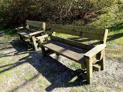 せせらぎ公園のベンチ