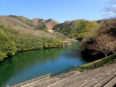 くつろぎ公園の前にある白鷺湖
