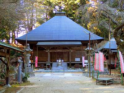 高縄山 千手杉広場キャンプ場の高縄寺