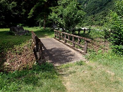 勝原園地のキャンプ場内の橋