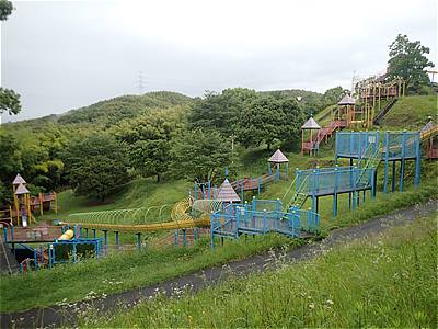 Playground equipment in Takatanoseyama-koen campsite