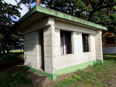 Changing room in Sakka-hama campsite