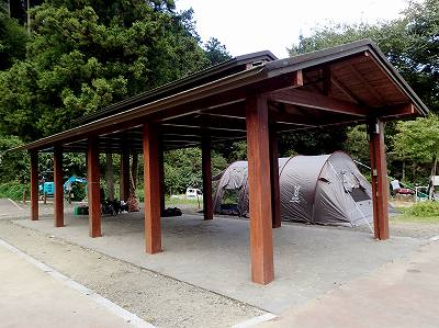 大津谷公園キャンプ場のあずまや