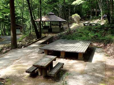 Wood floor tent pad in Yamano-kyo campsite