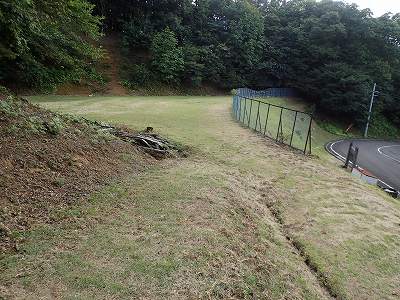 郷路岳キャンプ場のテントサイト 2