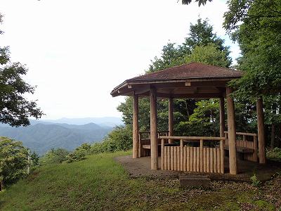 郷路岳キャンプ場のあずまや