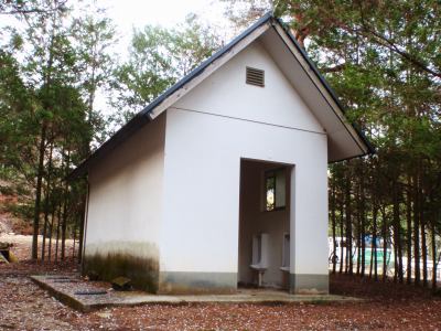 Toilet of Makino-ooike campsite