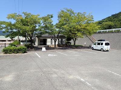 橘ノ丘総合運動公園キャンプ場の駐車場