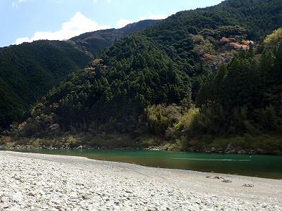 日ノ瀬清流公園の川沿いの洗い場