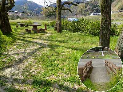 宮の前公園キャンプ場の駐車場内のサイト