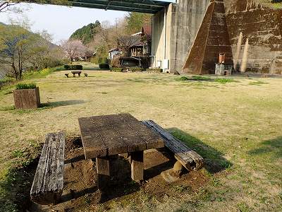 四万十ひろばキャンプ場のサイト全景