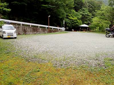 白猪谷オートキャンプ場の駐車場