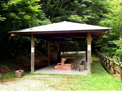 白猪谷オートキャンプ場の炊事棟