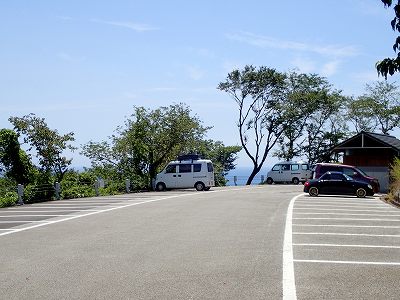月見山こどもの森キャンプ場の駐車場