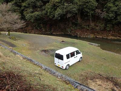 小崎川流れるプールのサイト全景