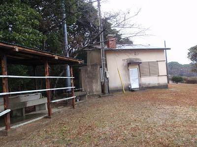 百合ケ岳公園キャンプの炊事棟