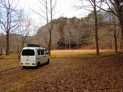 Parking lot in Ishiba-dam campsite