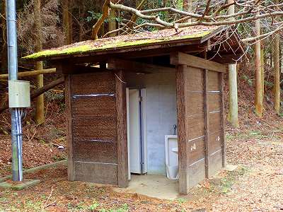 Restrooms in Ishiba-dam campsite