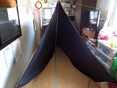 自宅の部屋でキャンプ