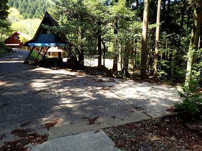 Parking lot in Okuhiratani campsite