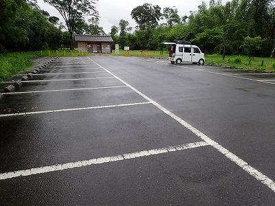 湖岸緑地 中主吉川公園 バーベキューエリアの駐車場