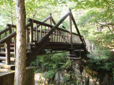 匹見峡レストパークキャンプ場への橋