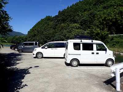 Parking lot in Mae-gawa campsite