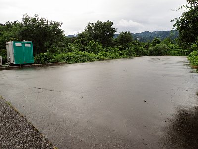 墓の木自然公園キャンプ場の駐車場