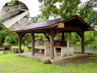 墓の木自然公園キャンプ場の炊事棟