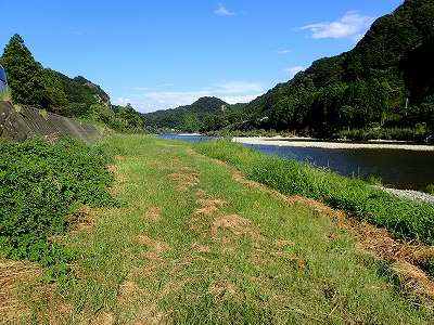 Tsukinose Koza-gawa riverside